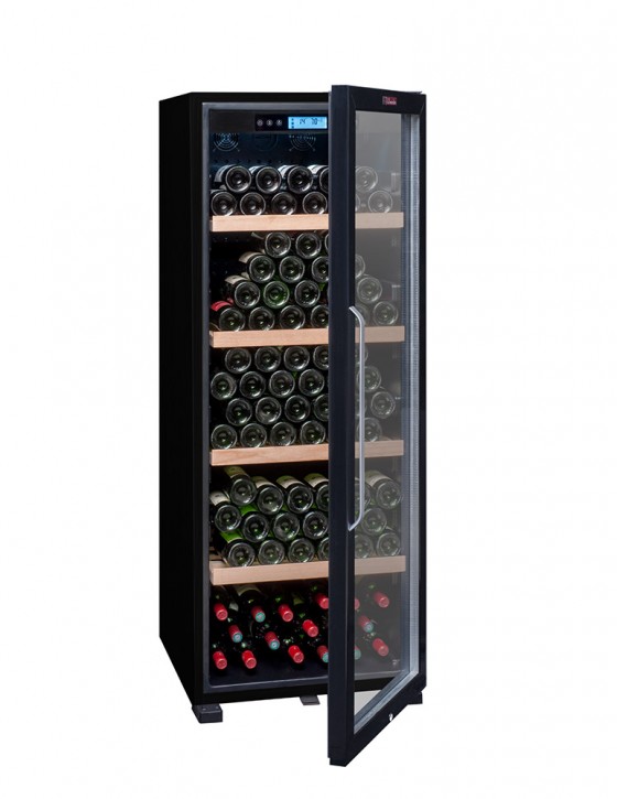 Dotata di una cellula termoelettrica e di ventilatori per il circuito frigorifero La Sommelière ideale per conservare e portare in temperatura le bevande Cantina LS16 