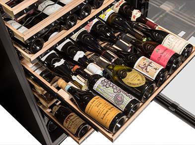 Multi-format shelves for wine cellar